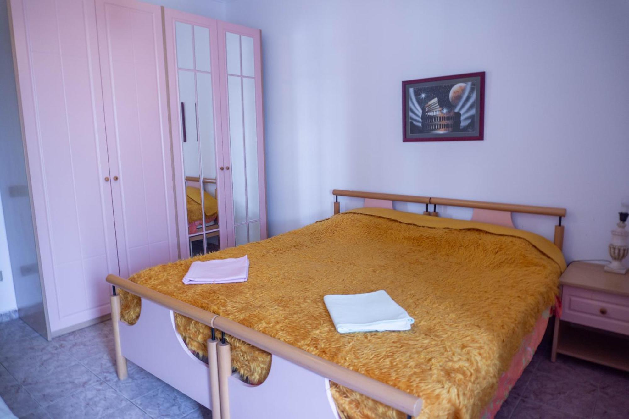 Bllok Bright Private Bedrooms With Private Bathroom On Shared Apartment Tirana Exterior foto