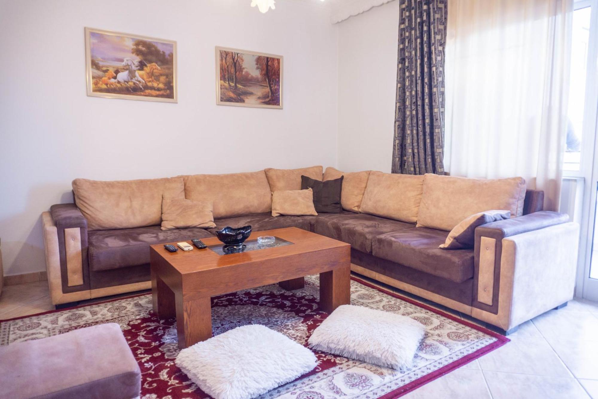 Bllok Bright Private Bedrooms With Private Bathroom On Shared Apartment Tirana Exterior foto