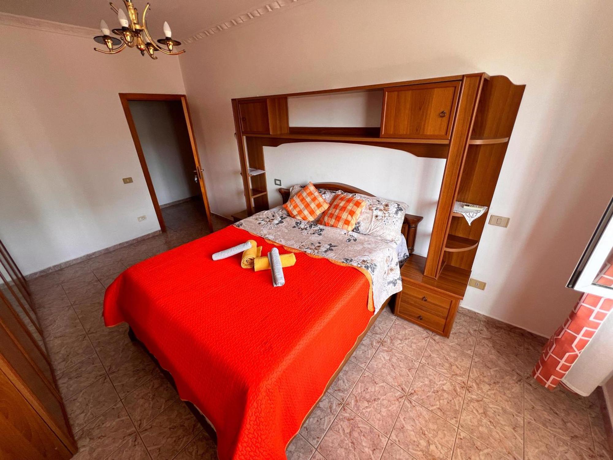 Bllok Bright Private Bedrooms With Private Bathroom On Shared Apartment Tirana Exterior foto