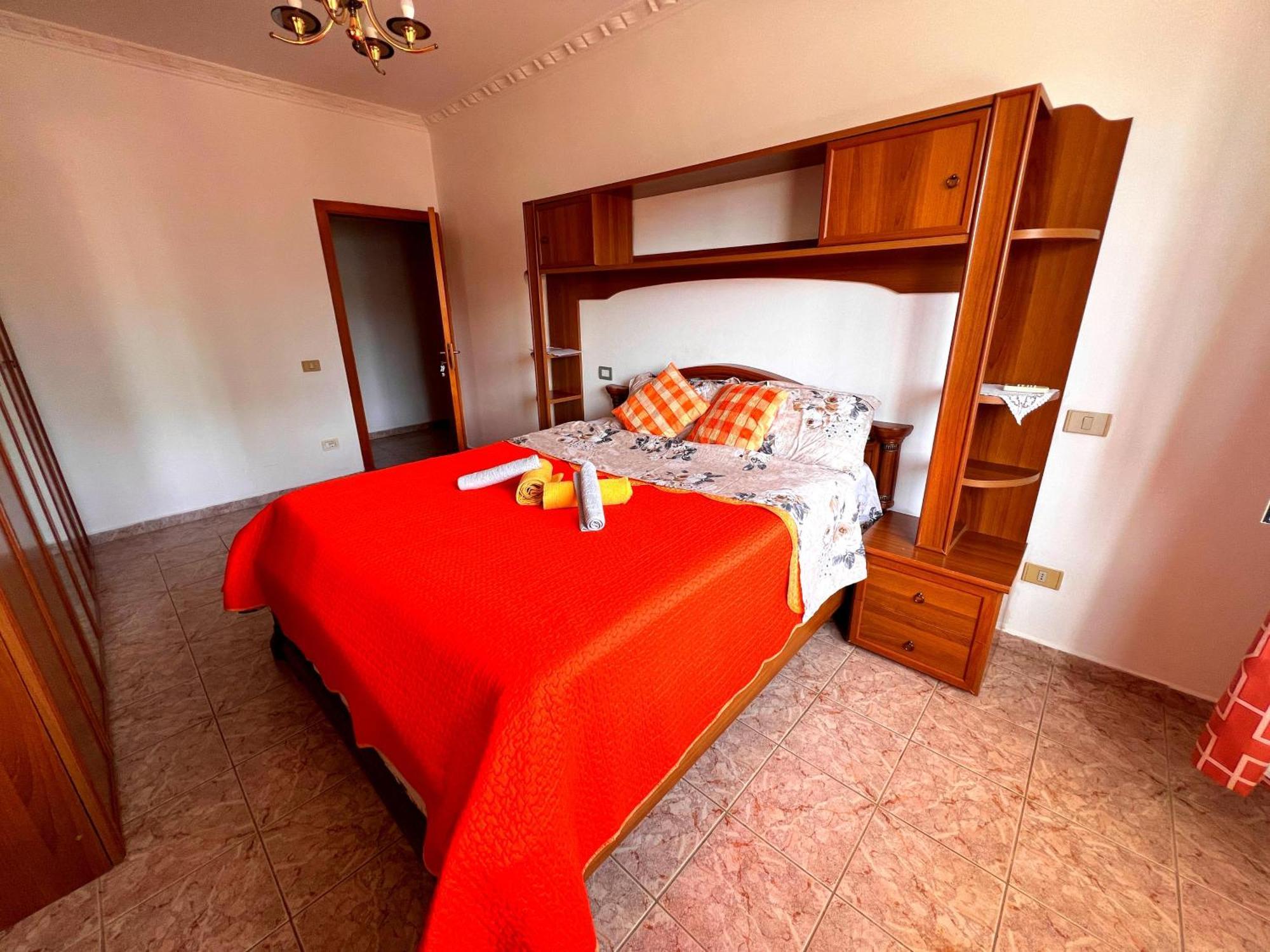 Bllok Bright Private Bedrooms With Private Bathroom On Shared Apartment Tirana Exterior foto
